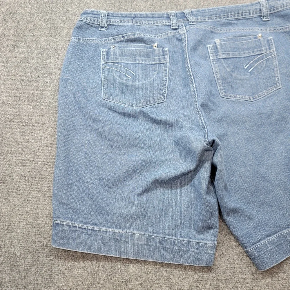 Wak Jeans Kiss Me Women 22W Denim Shorts Medium Wash Rhinestone Stretch Blue